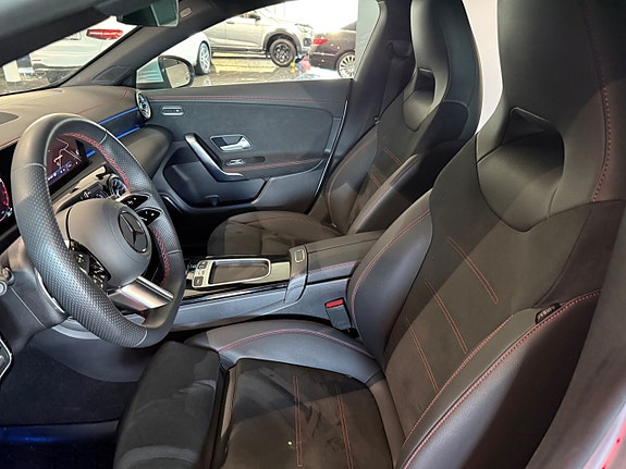 Mercedes-Benz CLA200 12 of 18