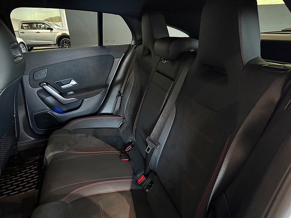 Mercedes-Benz CLA200 6 of 18