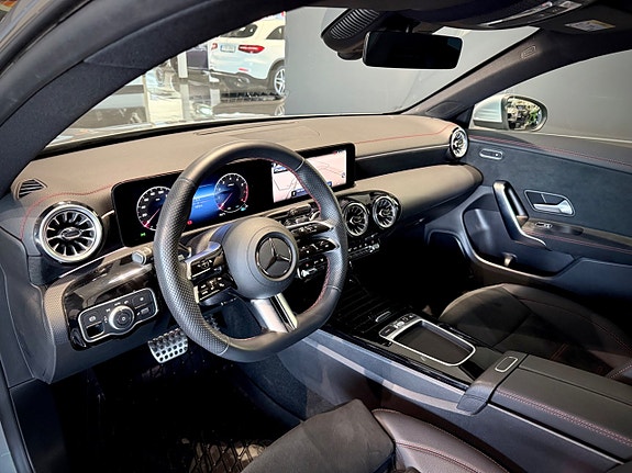 Mercedes-Benz CLA200 18 of 18
