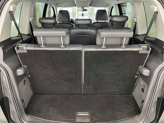 Volkswagen Touran Cross 24 of 25