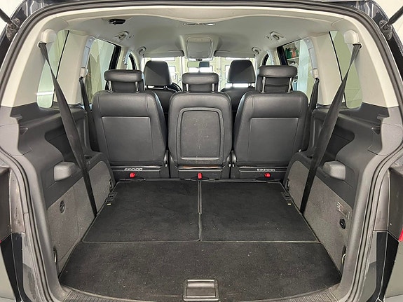 Volkswagen Touran Cross 25 of 25