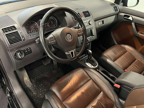 Volkswagen Touran Cross 17 of 25