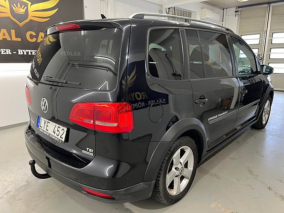 Volkswagen CrossTouran 2 of 5