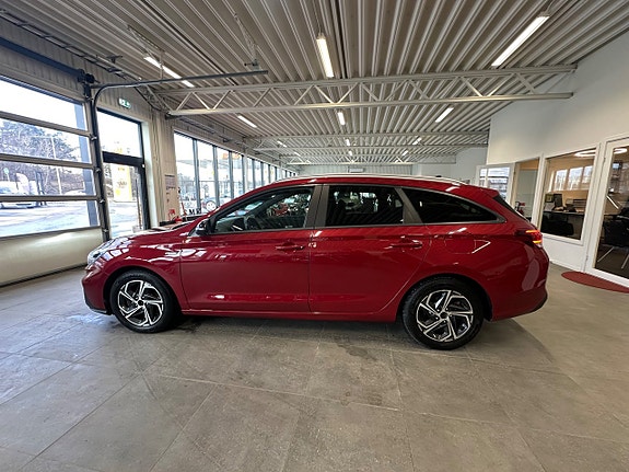 Hyundai i30 4 of 5