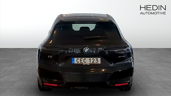 BMW iX 7 of 9