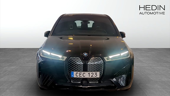 BMW iX 8 of 9