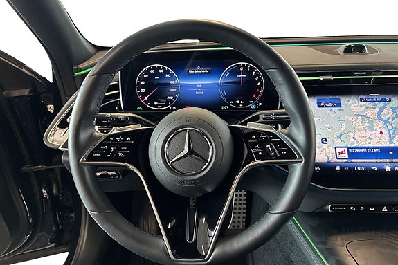 Mercedes-Benz E300 de 16 of 27