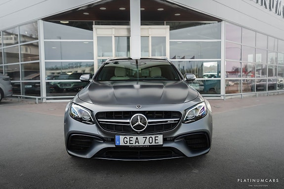 Mercedes-Benz E63 3 of 5