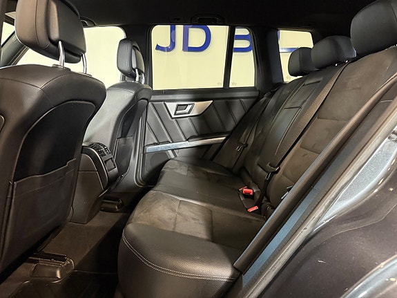 Mercedes-Benz GLK220 15 of 18