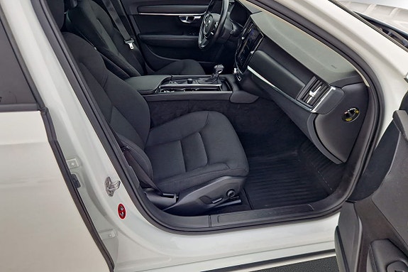 Volvo V90 8 of 12