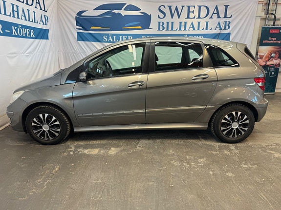 Mercedes-Benz B200 5 of 5