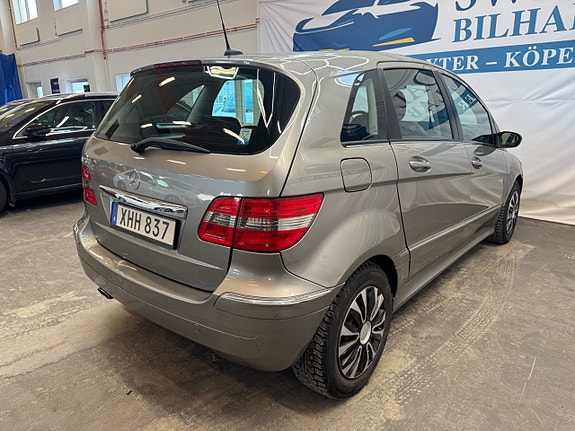 Mercedes-Benz B200 8 of 19