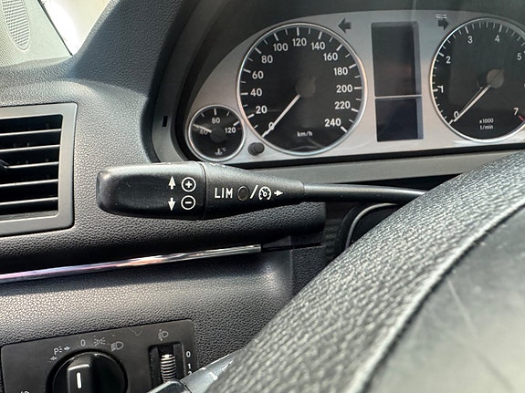 Mercedes-Benz B200 16 of 19