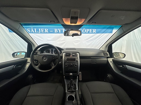 Mercedes-Benz B200 10 of 19