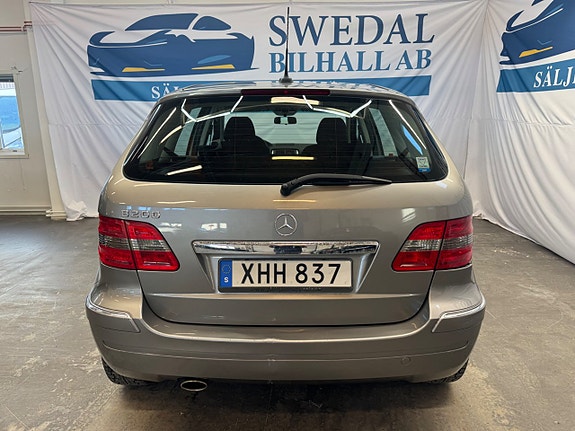 Mercedes-Benz B200 7 of 19