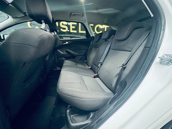 Ford Focus 10 of 16