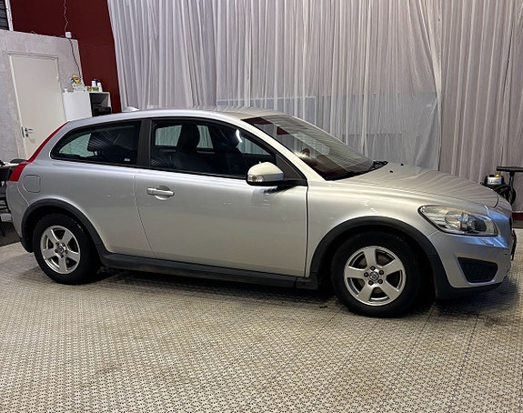 Volvo C30 3 of 5