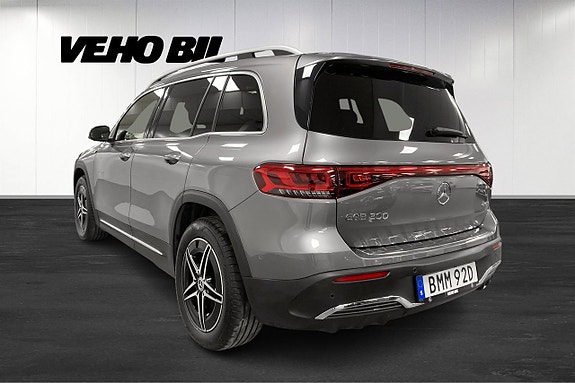 Mercedes-Benz EQB300 4 of 5