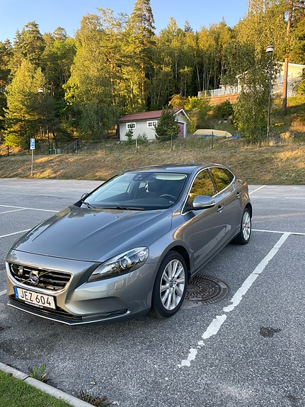 Volvo V40 3 of 5