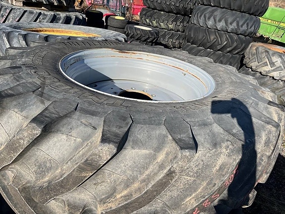 Trelleborg 710/70-R42 till Massey Ferguson 8S.305 4 of 5