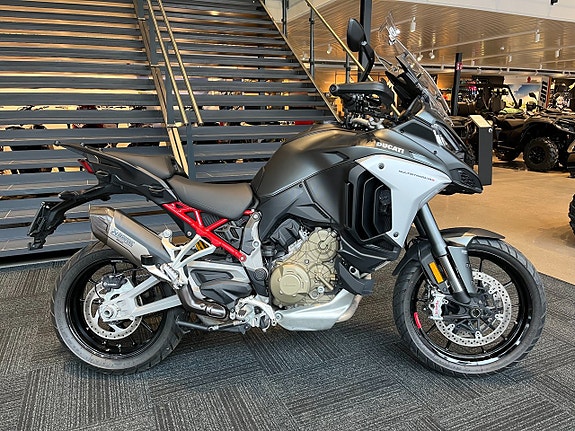 Ducati Multistrada V4 S Lågmil! 2 of 8
