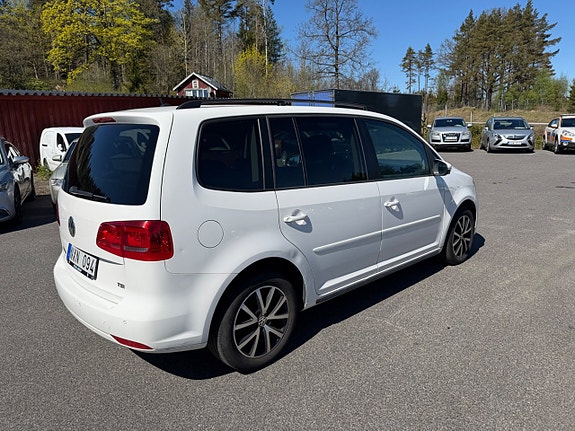 Volkswagen Touran 5 of 5