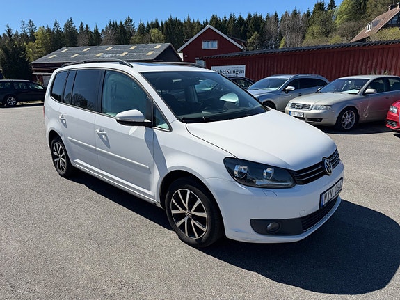 Volkswagen Touran 7 of 23
