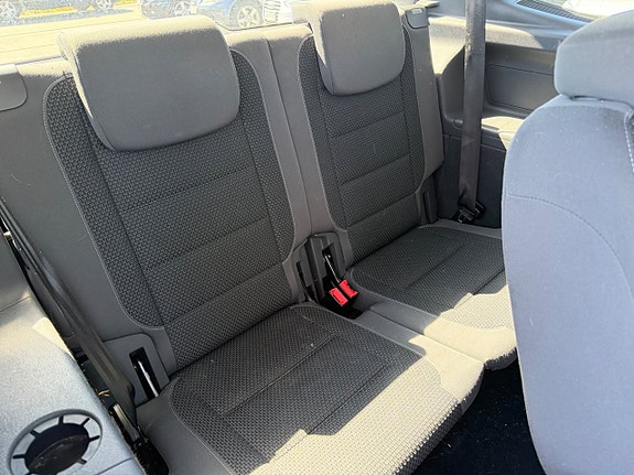 Volkswagen Touran 15 of 23