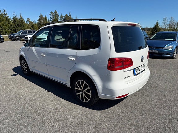 Volkswagen Touran 3 of 5