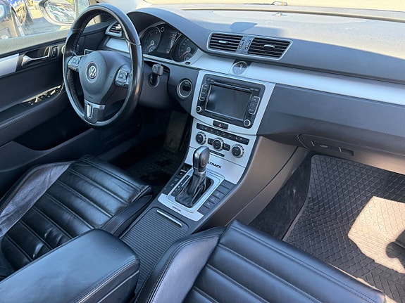 Volkswagen Passat Alltrack 10 of 28