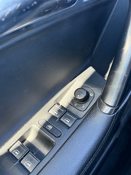 Volkswagen Passat Alltrack 23 of 28