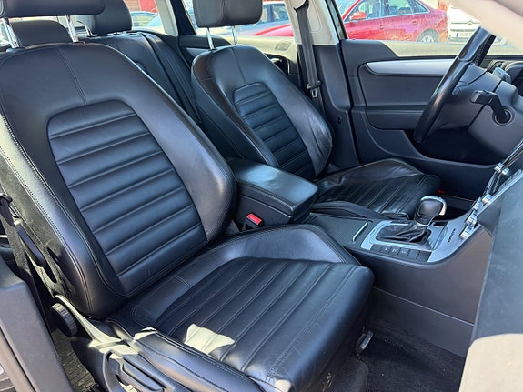Volkswagen Passat Alltrack 11 of 28