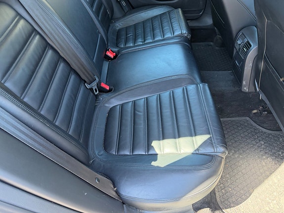Volkswagen Passat Alltrack 13 of 28