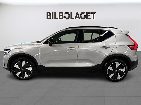 Volvo XC40 3 of 5