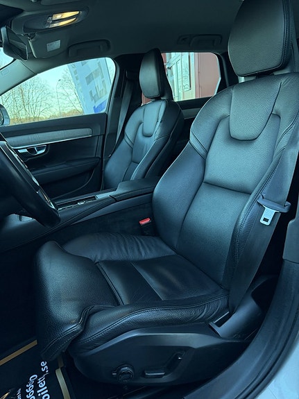 Volvo V90 Cross Country 12 of 24