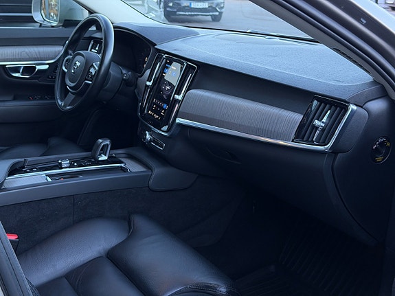 Volvo V90 Cross Country 16 of 24