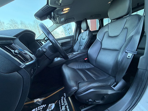 Volvo V90 Cross Country 13 of 24
