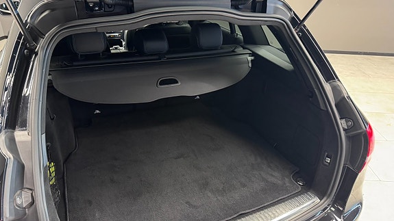 Mercedes-Benz C200 17 of 21