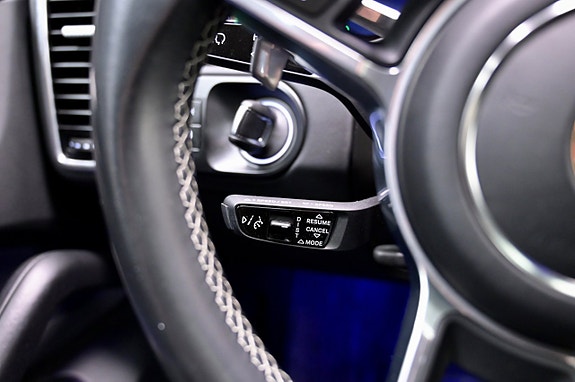 Porsche Cayenne 20 of 30
