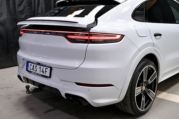 Porsche Cayenne 8 of 30