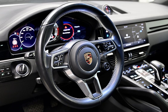 Porsche Cayenne 19 of 30