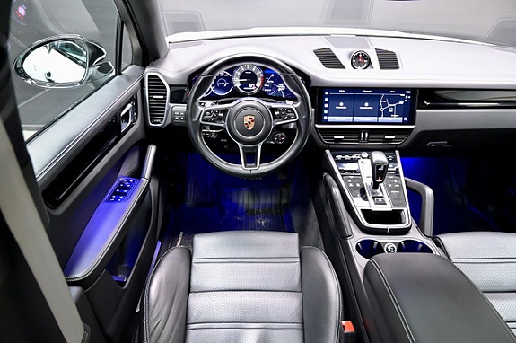 Porsche Cayenne 18 of 30