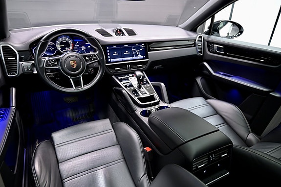 Porsche Cayenne 16 of 30
