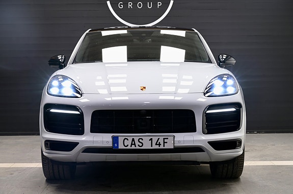 Porsche Cayenne 3 of 5