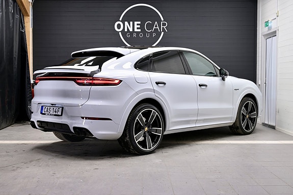 Porsche Cayenne 5 of 5