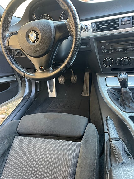 BMW 320Si 12 of 12