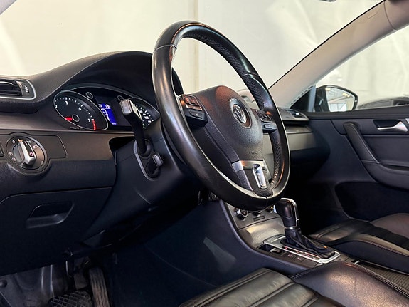 Volkswagen Passat 8 of 16