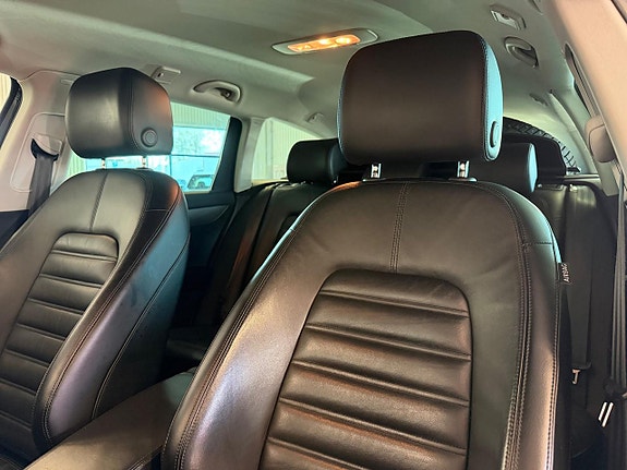 Volkswagen Passat 7 of 16