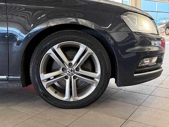 Volkswagen Passat 16 of 16