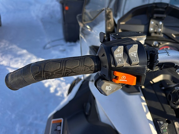 Ski-doo Expedition 900 Ace 6 of 19